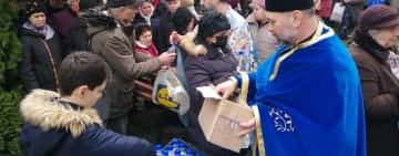 1.000 de sticle de agheasmă, oferite credincioșilor de Bobotează, la Biserica Domnească din Ploiești (Galerie foto)