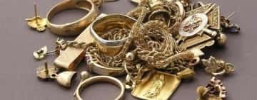 Polițiștii ploieșteni caută hoții care au furat 40 de grame de aur dintr-un apartament