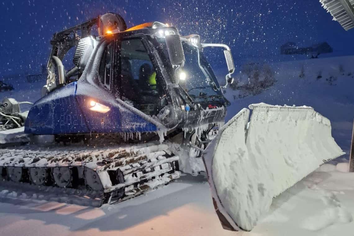 Aviz iubitorilor sporturilor de iarnă: a nins pe pârtiile din Sinaia, dar încă nu se schiază!