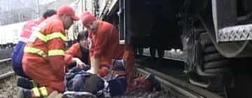 Accident feroviar la Azuga. O femeie a fost lovită de tren și i-au fost amputate picioarele