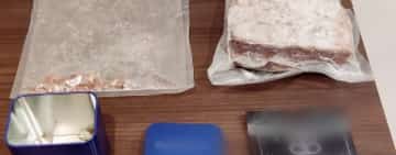Bărbat reținut după ce a dus la o petrecere prăjituri cu canabis. 15 persoane care au consumat produsele au ajuns la spital