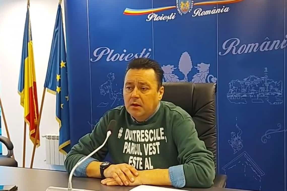 Tricoul kaki al lui Volosevici, de la ”Dumitrescule, dă drumul la apă caldă!” la ”Dumitrescule, Parcul Vest este al ploieștenilor!”