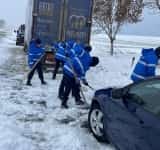 Jandarmi ploieșteni, în sprijin la deblocarea drumului european E85, pe raza județului Buzău