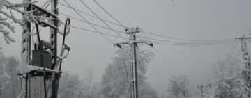 Peste 100 de familii din comuna Telega nu au energie electrică de trei zile!