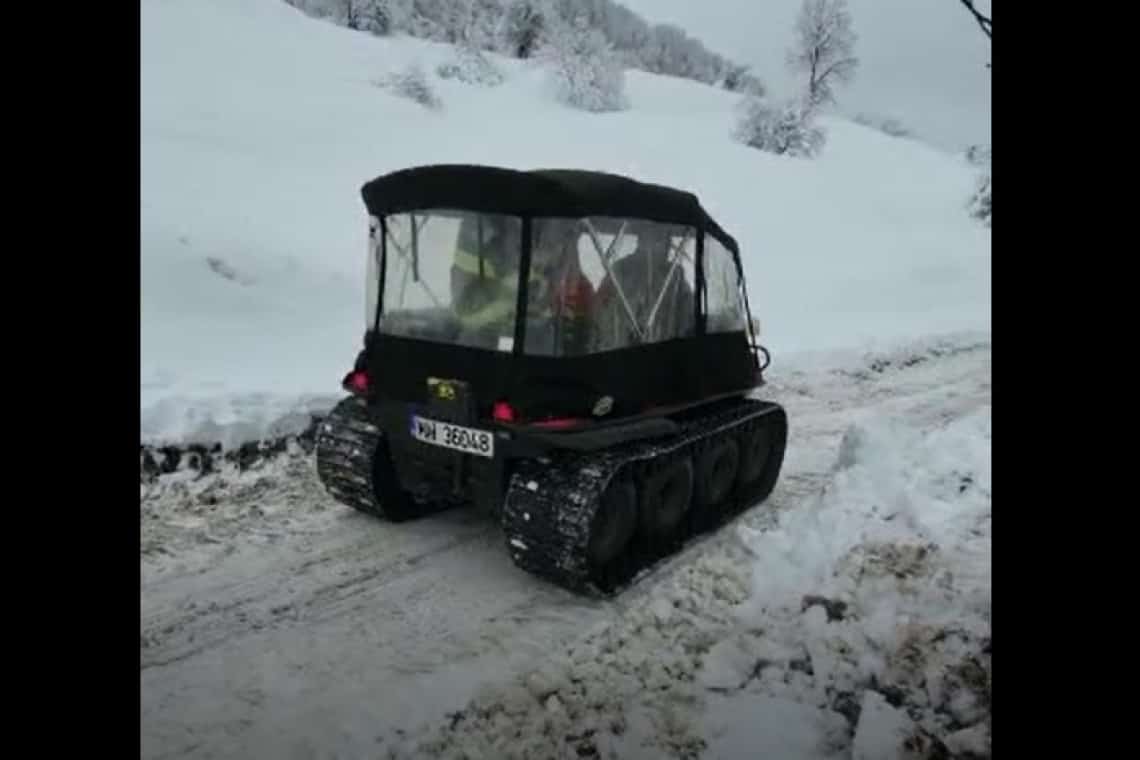 Intervenție dificilă pentru salvarea a doi locuitori din Telega, rămași izolați din cauza zăpezii