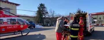 Video/Un bebeluș cu probleme medicale, preluat de elicopterul SMURD, pentru a fi transportat la un spital din Brașov