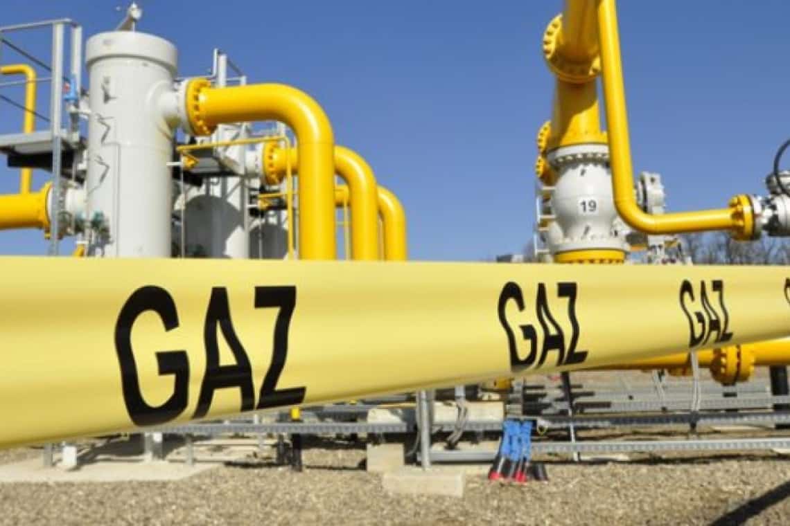 Scăpări de gaze la o magistrală care alimentează comuna Valea Călugărească. Pompierii asigură zona afectată