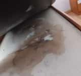 Galerie foto: Mizerie, saltele impregnate cu urină, bucătării infecte. Asta au găsit comisarii de la Protecția Consumatorilor în unele cămine de bătrâni din Regiunea Sud Muntenia