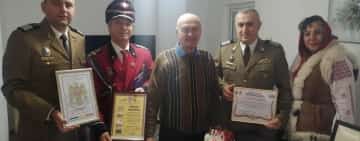 Băicoi/ Veteranul de război Stan Vintilă a împlinit 100 de ani. Ce distincție a primit la aniversare