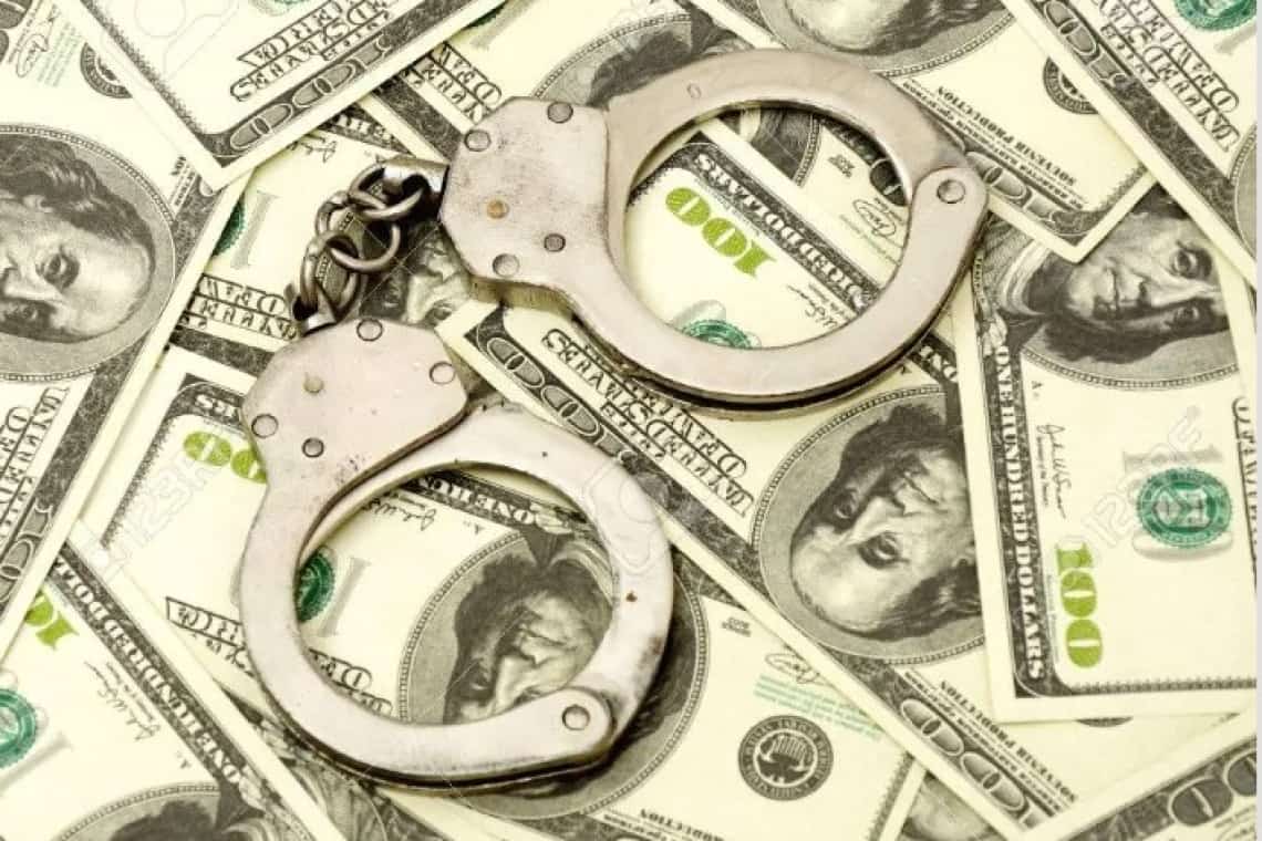 Român în vârstă de 33 de ani, arestat în SUA pentru o fraudă de peste 5,2 milioane de dolari cu ajutoare financiare în pandemie