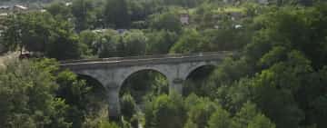 Pod feroviar construit în anul 1915, pe linia Ploiești Sud - Măneciu, afectat de viituri repetate. Ce intenții are CFR SA
