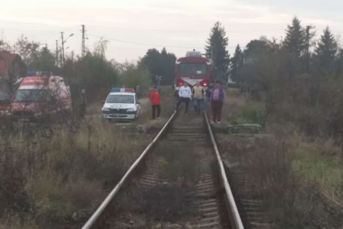 Un copil de patru ani a scăpat cu viață după ce a fost acroșat de un tren, între Boldești și Lipănești