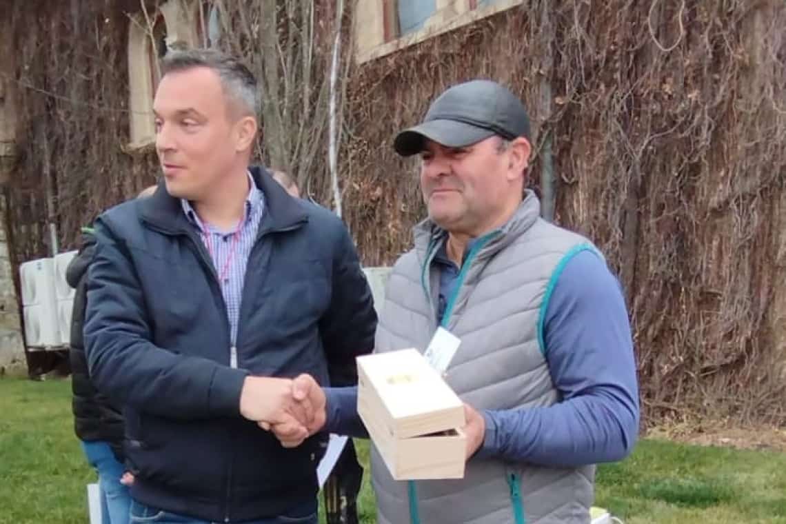 Dan Ploscaru, de la Davino Ceptura, desemnat câștigătorul concursului național de tăiat viță-de-vie