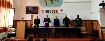 Cu ”mascații”, în licee din Ploiești și Câmpina!
