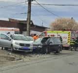 Patru autoturisme au fost implicate într-o coliziune, în Ploieștiori. Unul dintre șoferi a fost transportat la spital