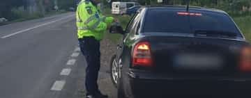 O femeie din Șirna, prinsă la volan deși avea permisul expirat de șapte ani! Ce au mai constatat polițiștii când au oprit-o în trafic