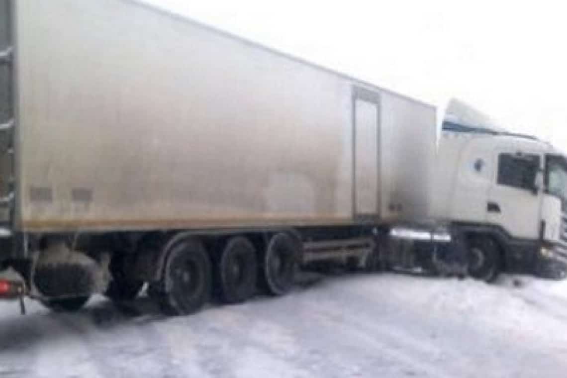 Trafic blocat pe DN1A, lângă Săcele, din cauza unui autocamion