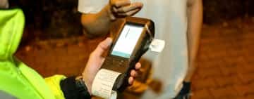 Ploieștean în vârstă de 18 ani, prins conducând fără permis și fără permisiune autoturismul părinților
