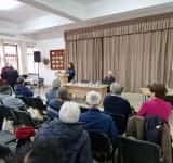 Pensionarii ploieșteni, ”instruiți” de polițiști să se apere de infractori