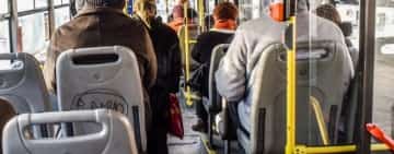 Hoață din Ploiești, reținută după ce a lăsat fără portofel o femeie, într-un autobuz