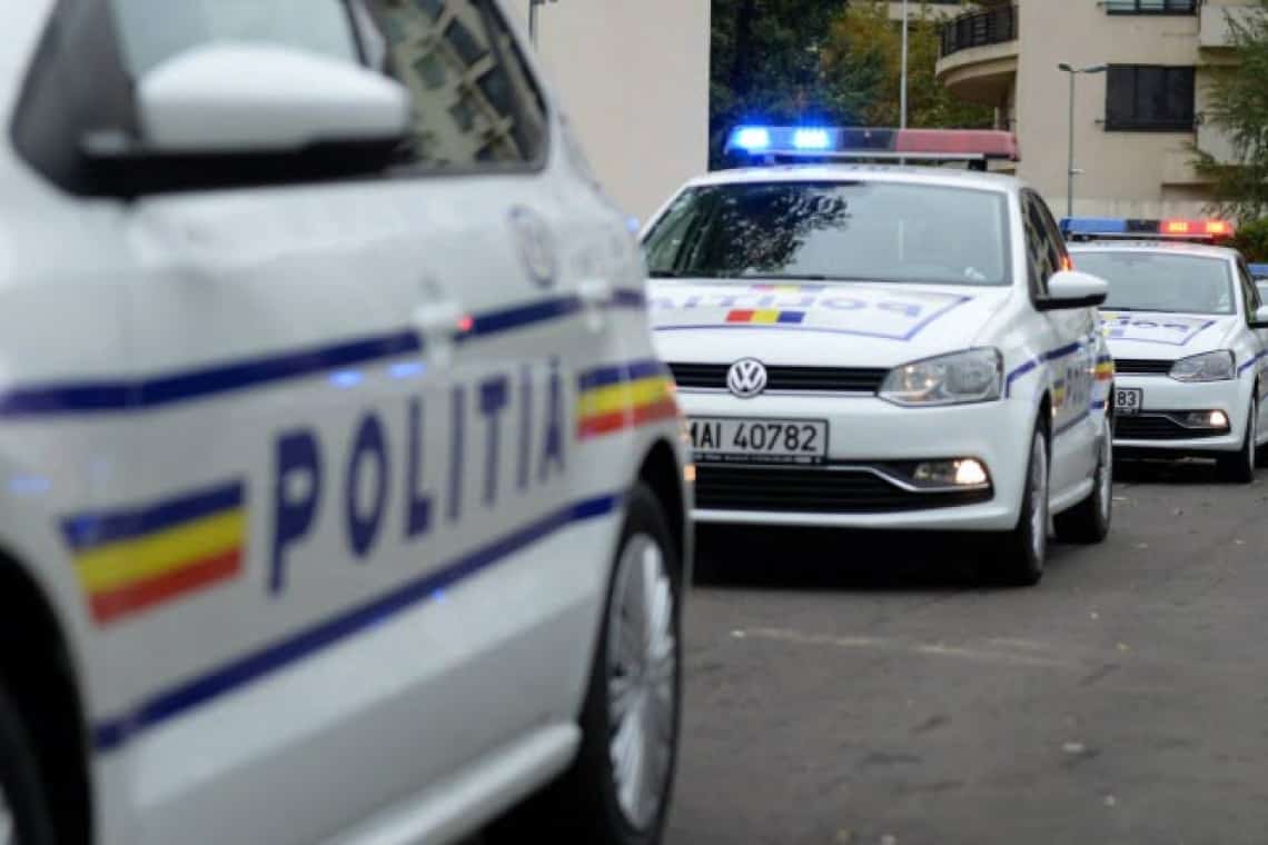 Razii ale polițiștilor, în mai multe localități din Prahova. Au fost controlate sute de persoane și autovehicule, dar și săli de jocuri de noroc și școli