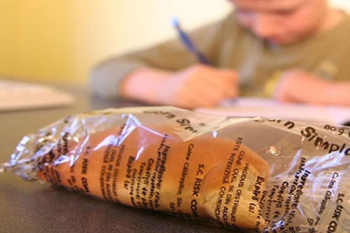 Două milioane de euro pentru broșuri de informare a elevilor prahoveni despre programul de distribuire a laptelui și fructelor în școli!