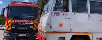Schimb de generații la ISU Prahova: autospeciala care a stins incendii la rafinării, pe vremea lui Ceaușescu, înlocuită cu una de ultimă generație!