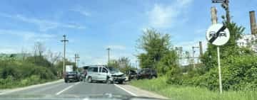 Coliziune între două autovehicule, în Blejoi. Trei persoane au fost transportate la spital