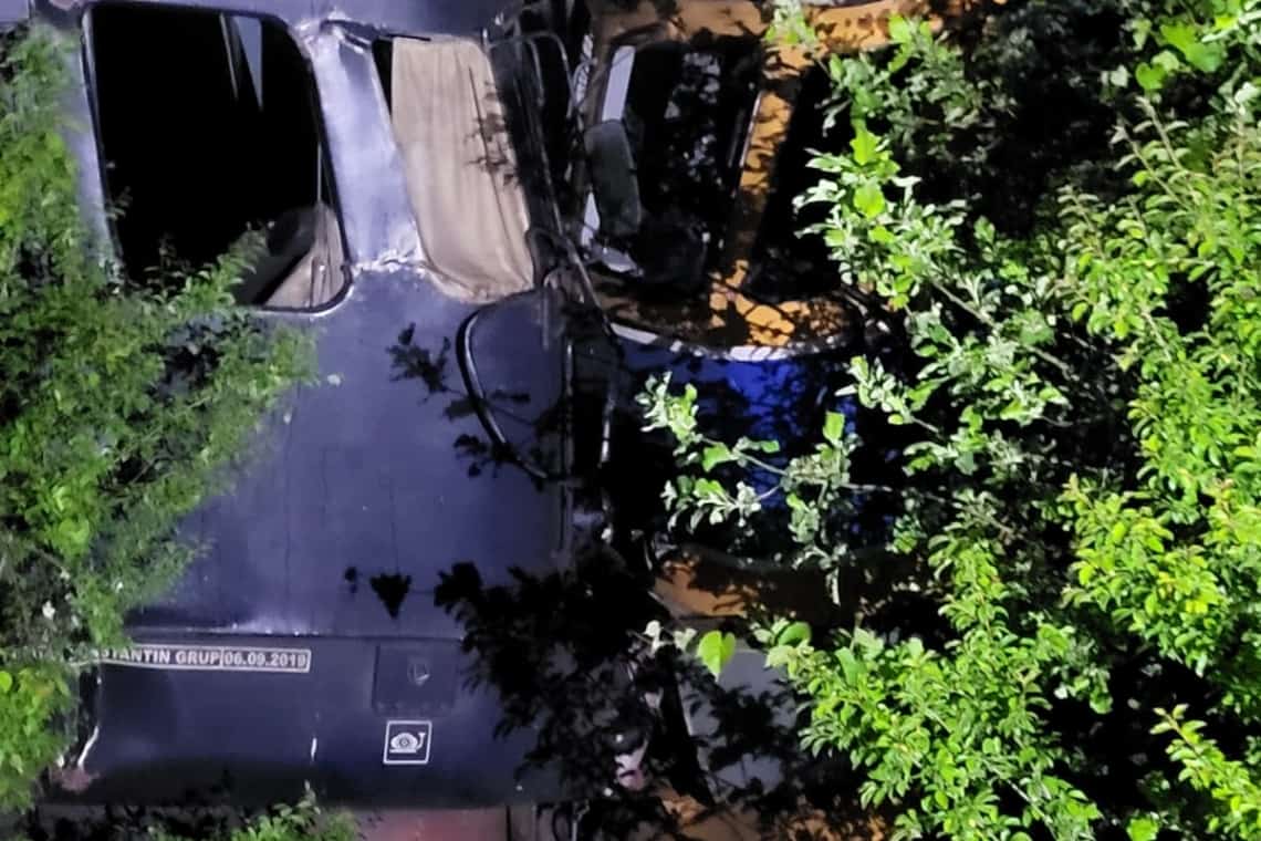 Două locomotive care circulau din sens opus pe aceeași linie s-au ciocnit, în județul Giurgiu