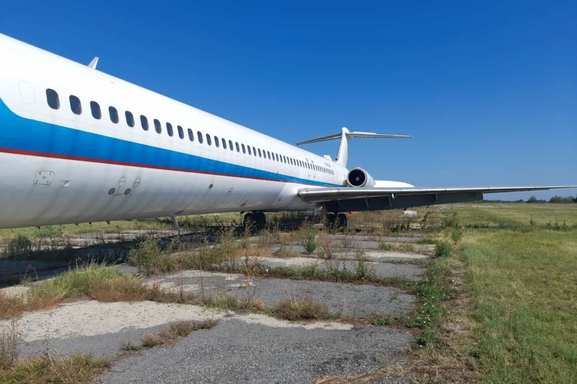 N-aveți ce face cu banii? Cumpărați-vă avion scos la licitație de ANAF!