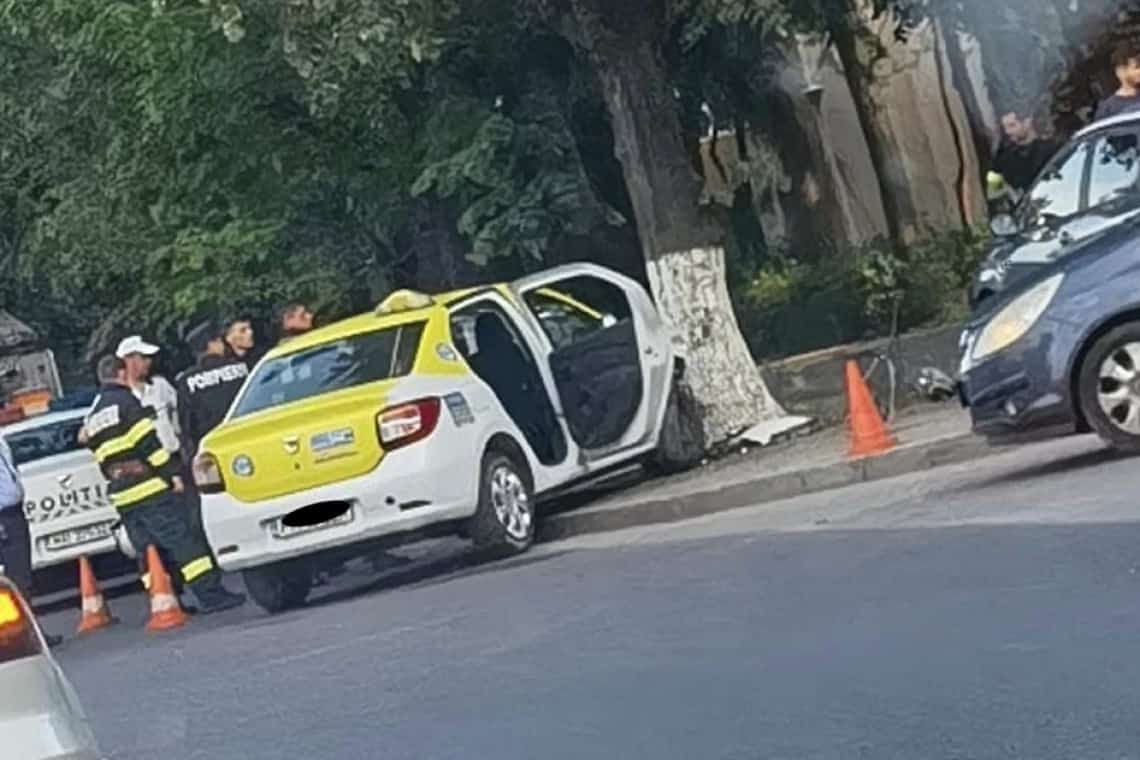 Un taxi și un autoturism, implicate într-un accident, lângă Spitalul Județean