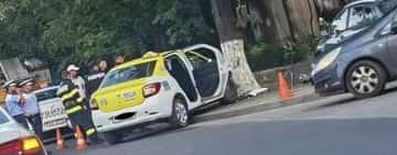 Un taxi și un autoturism, implicate într-un accident, lângă Spitalul Județean