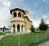 Filipeștii de Pădure, localitatea prahoveană care ascunde la vedere ”Voronețul Țării Românești”, o biserică veche de 335 de ani!