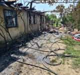 Incendiu într-o gospodărie din comuna Râfov. Acoperișul casei și câteva anexe s-au făcut scrum