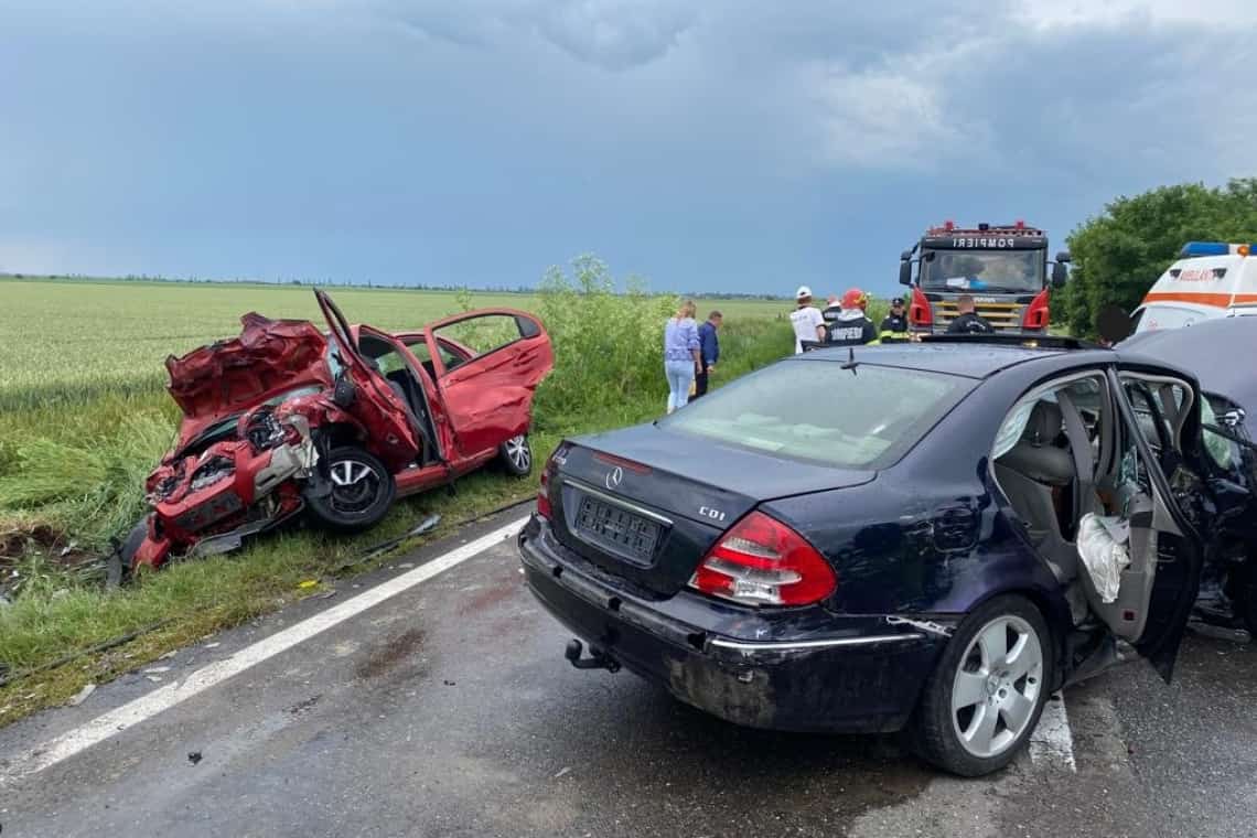 Update/Cinci victime, în urma unui accident rutier produs pe DN1B, în zona Loloiasca, duminică după-amiază - video