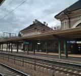 Gara Sinaia va deveni mai prietenoasă cu persoanele cu deficiențe locomotorii și cu probleme de vedere, după modernizare