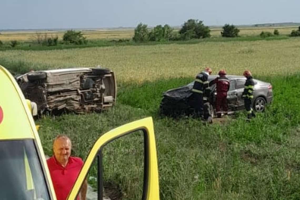 Doi bărbați au fost răniți într-un accident produs în comuna Baba Ana