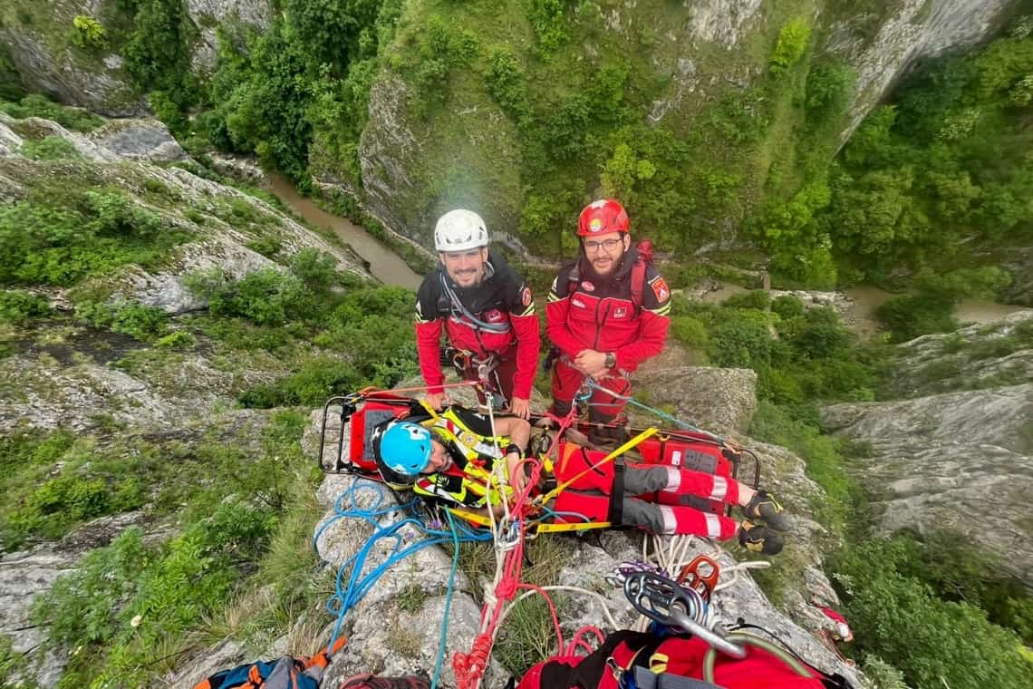 Trei salvamontiști din Prahova au participat la cel mai dificil exercițiu de salvare montană, organizat în Cheile Turzii