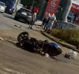 O femeie și un bărbat care se aflau pe un scuter, răniți într-un accident produs în zona Podul Înalt din Ploiești