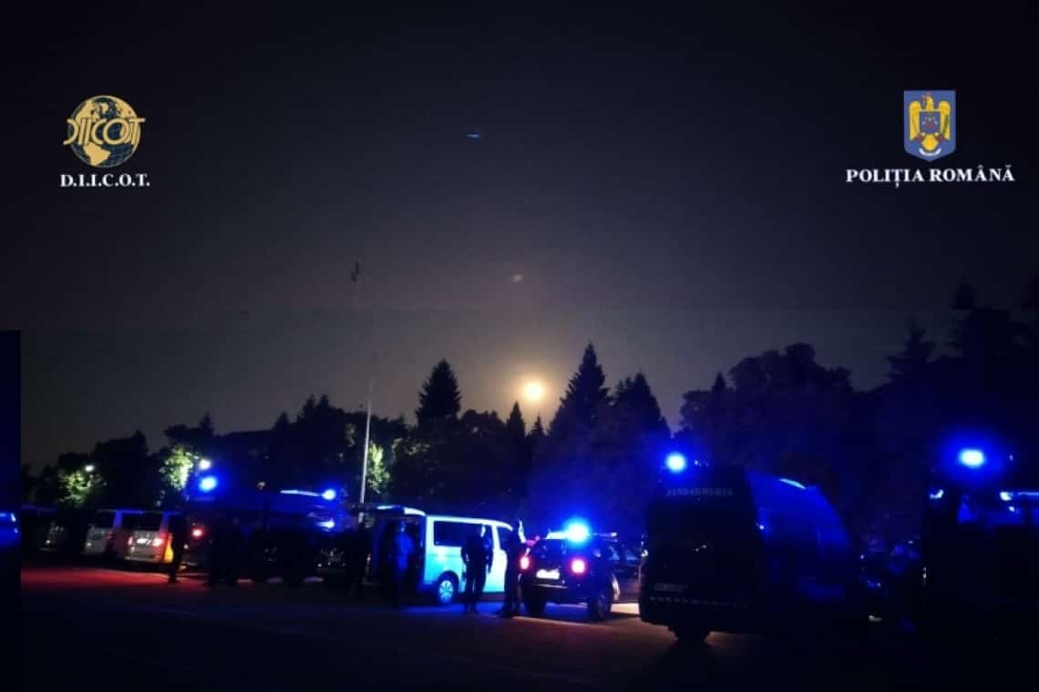 Percheziții la o rețea care exploata bătrânii din căminele pentru persoane vârstnice și îi supunea unor tratamente inumane. Procurorii și polițiștii au descins și în instituții publice