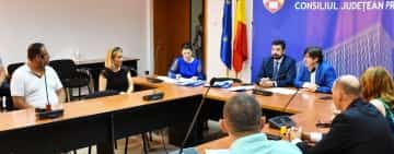 S-au semnat contractele de finanțare pentru activități non-profit, cu fonduri de la Consiliul Județean. Cine sunt norocoșii