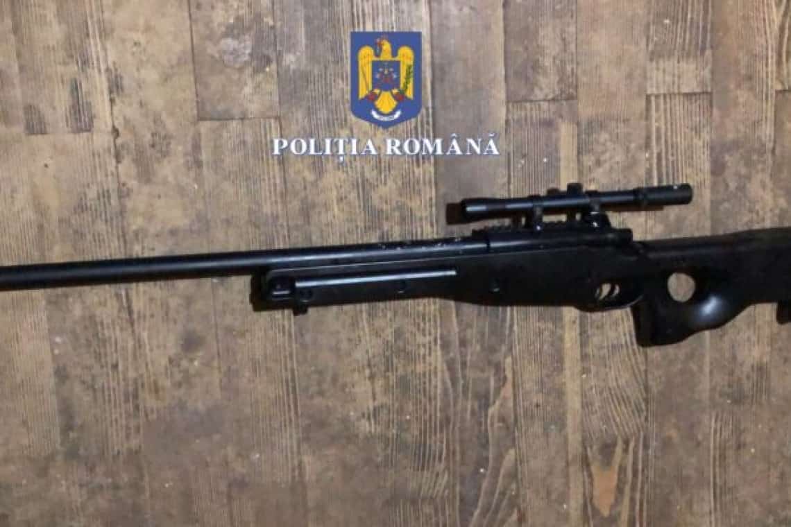 Avocată din Baroul Prahova, reținută de procurorii Parchetului de pe lângă Curtea de Apel Ploiești. Aceasta ar fi cumpărat arme neletale pentru distracția copiilor săi de 7 și 10 ani!