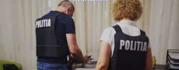 Percheziții în Prahova, la persoane suspectate de contrabandă cu bijuterii aduse din Turcia - Foto și video