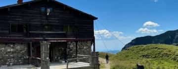 S-a redeschis Cabana Caraiman, al cărei proprietar este renumitul violonist Alexandru Tomescu