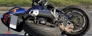 Un motociclist a fost rănit, sâmbătă după-amiază, într-un accident rutier produs în stațiunea Cheia
