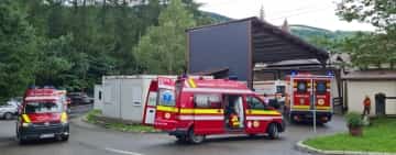 Opt copii și un cadru didactic, cu simptome de toxiinfecție alimentară, la Sinaia. Mai multe ambulanțe au fost mobilizate la fața locului