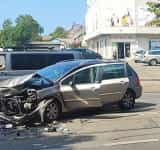 Accident pe Șoseaua Vestului din Ploiești, soldat cu trei răniți. Circulația tramvaielor este restricționată
