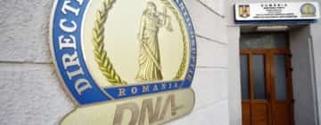 Șef din Garda de Mediu, reținut de procurorii DNA pentru că ar fi luat mită în formă continuată