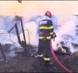 Incendiu la un grajd și câteva anexe, într-o gospodărie din Posești. Pompierii au reușit să salveze locuința din apropiere