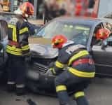 Coliziune între două autoturisme, pe strada Republicii din Băicoi. O persoană a fost transportată la spital